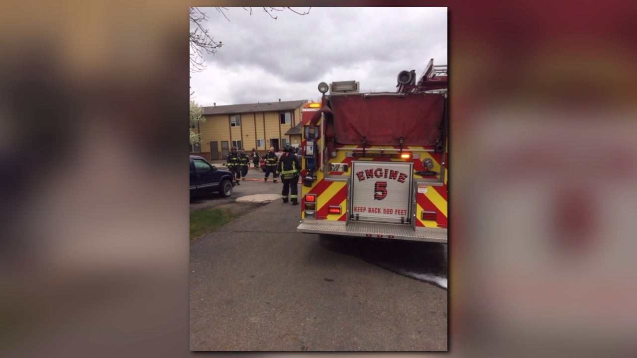 Crews fight fire at Greeley apartment complex